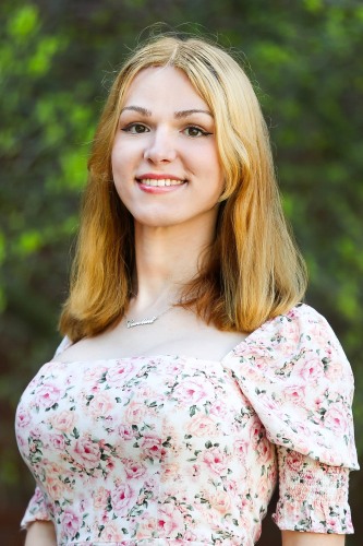 caroline kells headshot